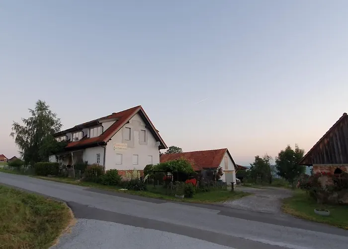 Am Trausdorfberg - Rosenblick